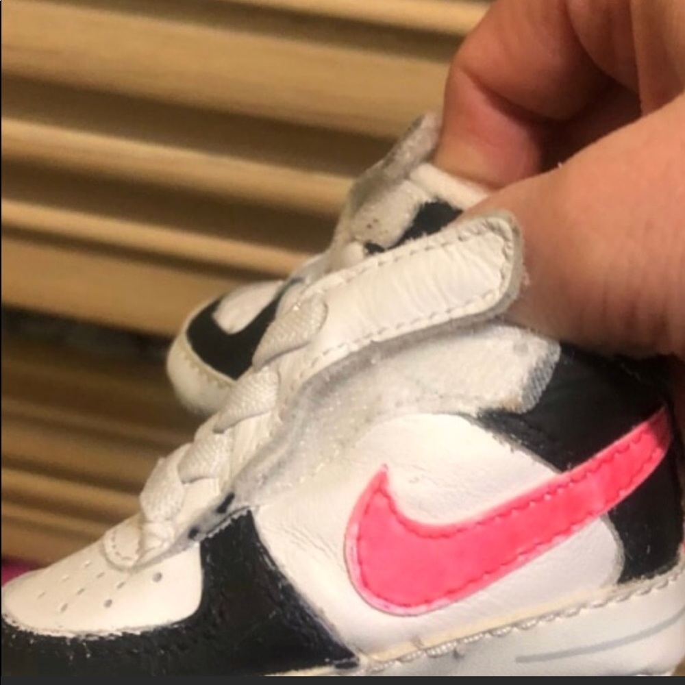 Baby girls Jordan’s and Nike’s. 10$ EACH